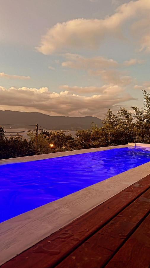 Nova Villa- Vista frontal para o mar- Villa Amore Ilhabela Esterno foto